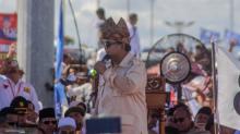 Menangis Disumbang Pendukung di Padang, BPN: Hati Prabowo Mudah Tersentuh