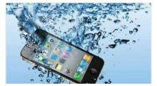 Smartphone Terkena Air? Jangan Lakukan Ini