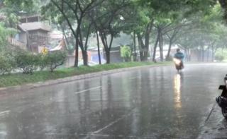 Cuaca Kepri Hari ini: Hujan Ringan di Batam, Gelombang Tinggi di Perairan Bintan