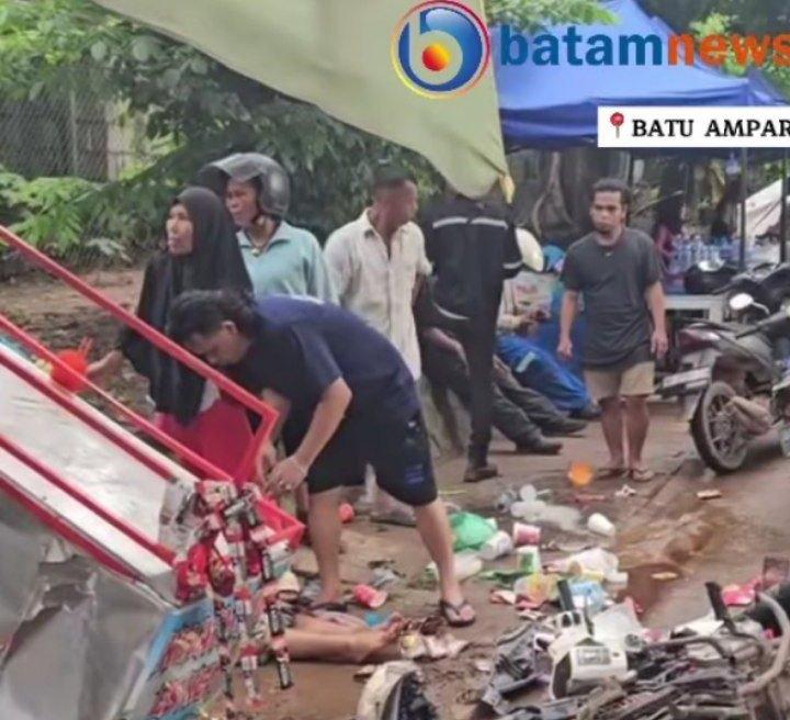 Kecelakaan Mobil Rubicon dengan Pengendara WNA di Batu Ampar, Seorang Pedagang Minuman Terluka